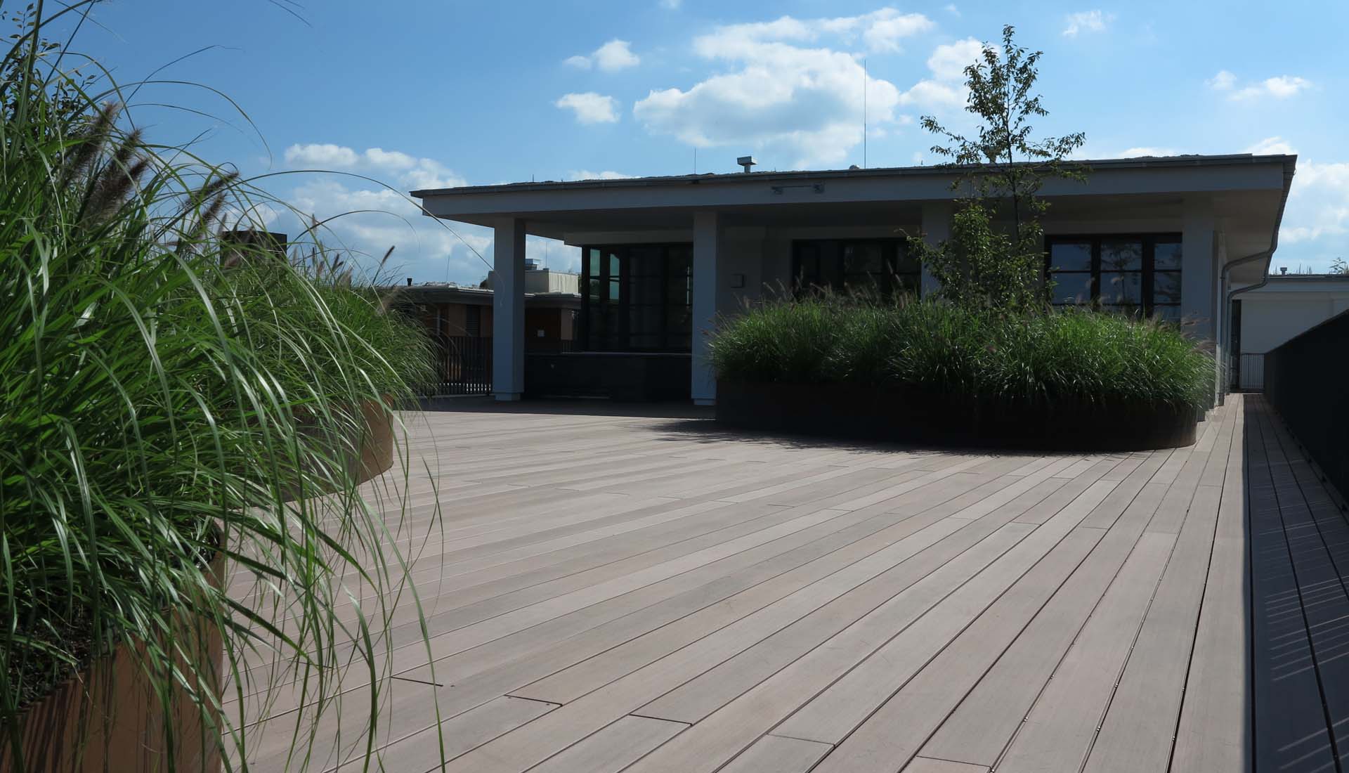 Holzdielen aus Premium WPC für Terrasse & Balkon