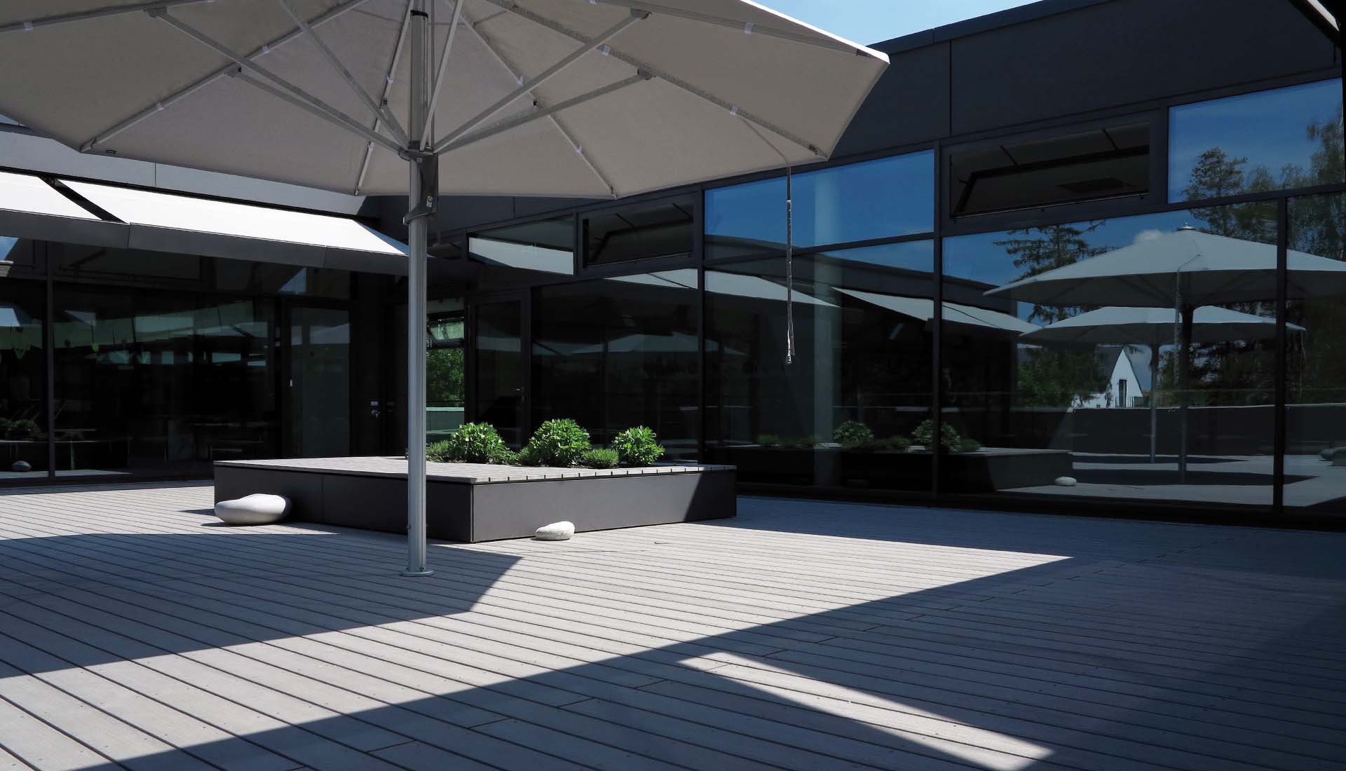 Die WPCVollprofildiele von MYDECK wie Holz bearbeitbar