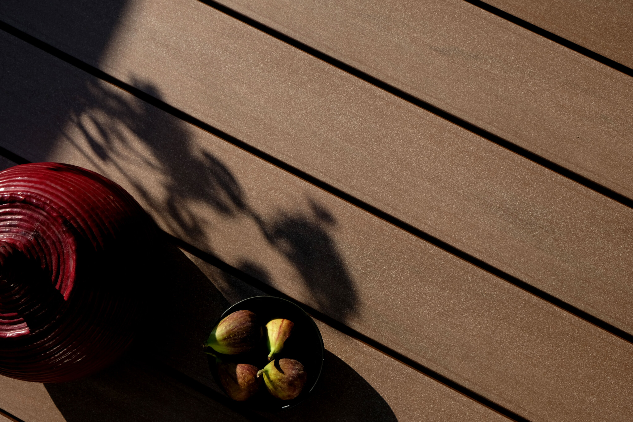 Edle Balkonbretter aus Premium Holz & Kunststoff