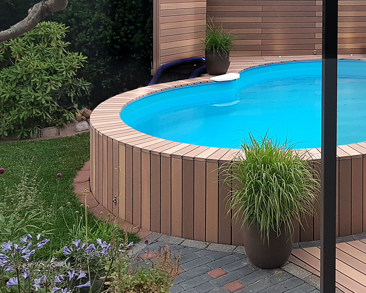 Poolumrandungen aus Premium WPC von MYDECK