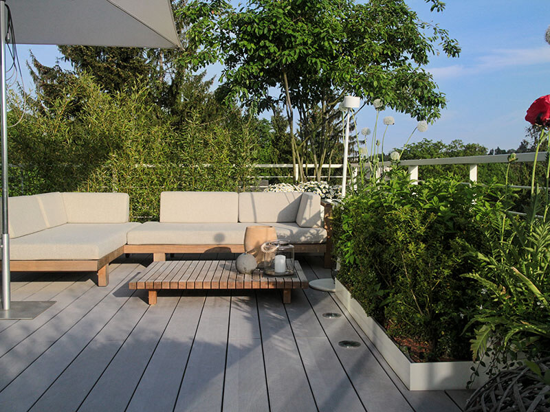 WPC Terrassenbretter grau Terrassengestaltung Sitzecke