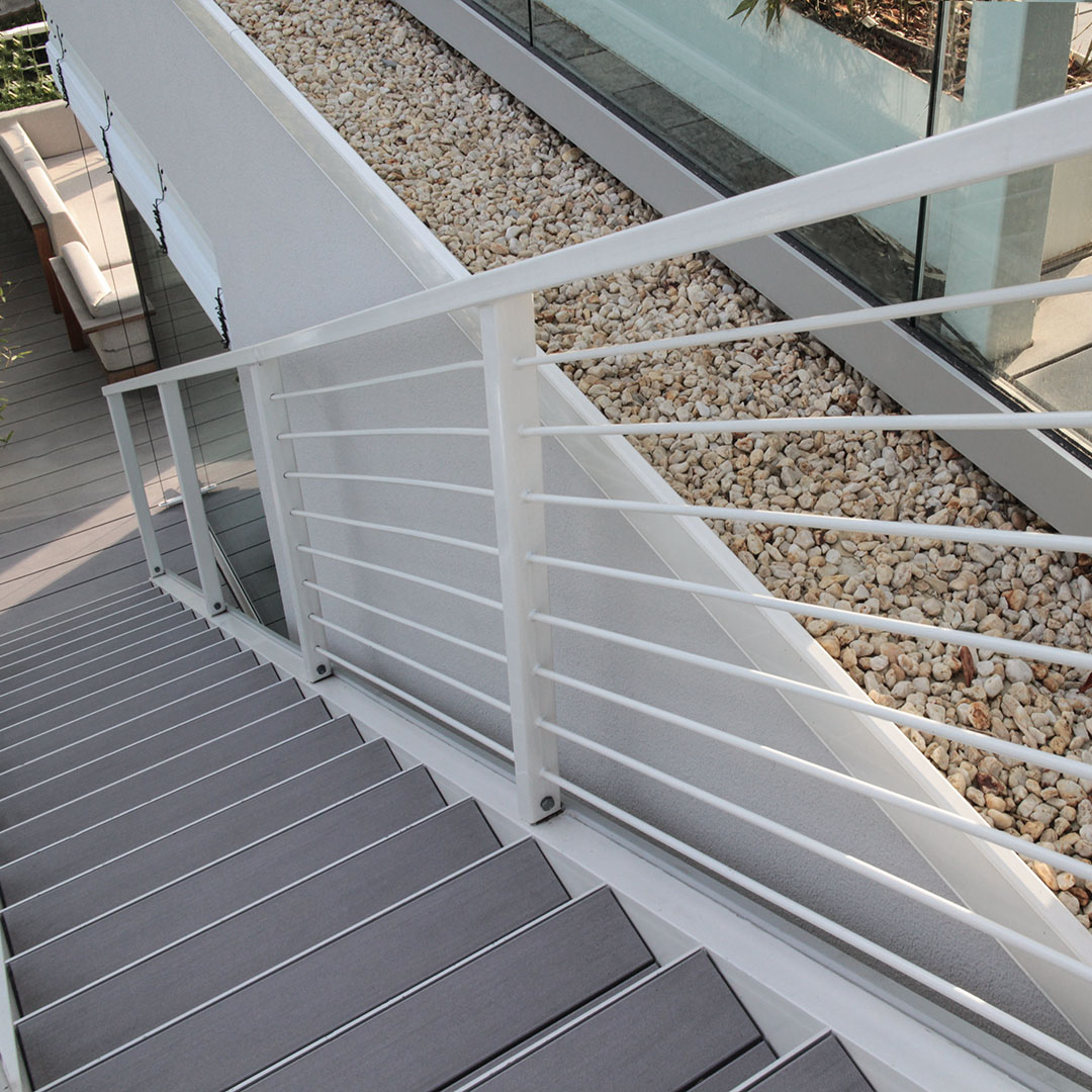 Treppenstufen aus WPC Terrassendielen verschiedene Beispiele
