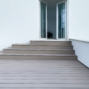Treppenstufen aus WPC Terrassendielen verschiedene Beispiele