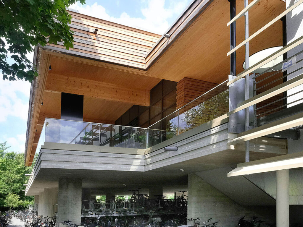 Fassade mehrfach für Architektur ausgezeichnete Erweiterung Schule